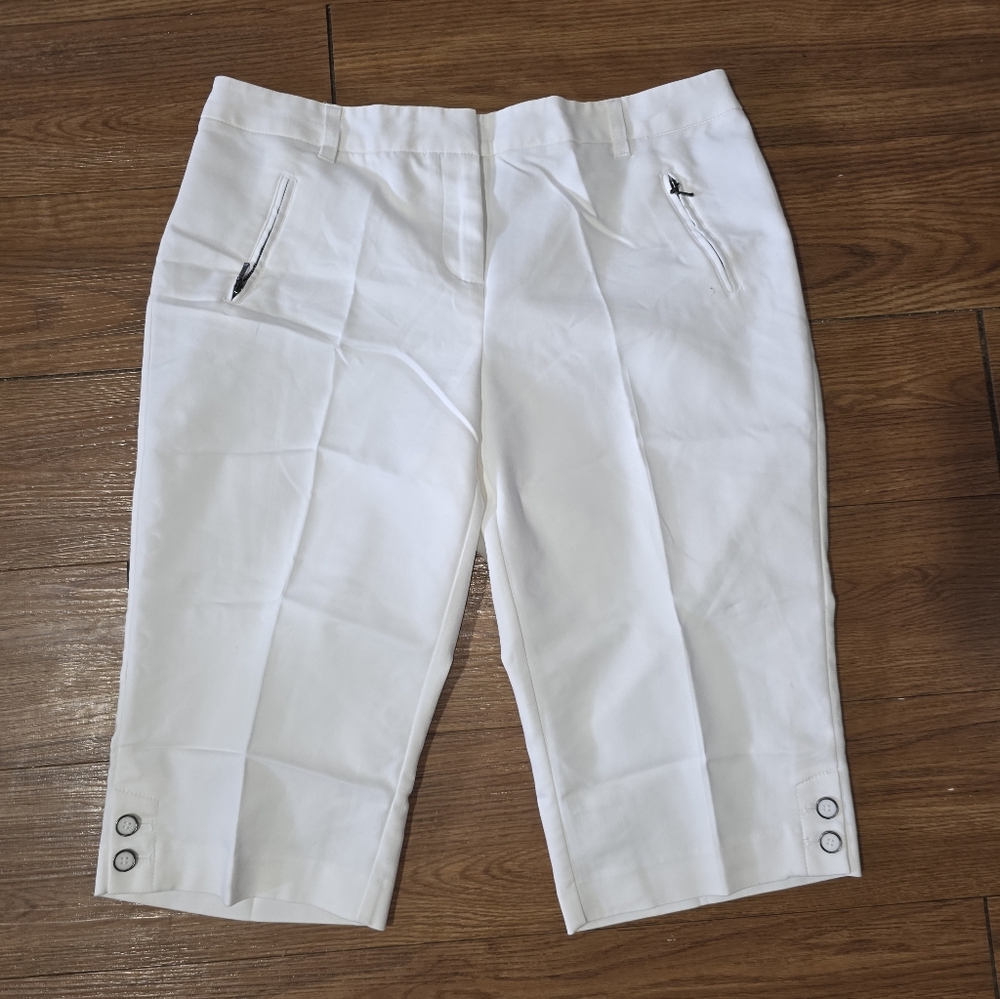 Stylish White Women's Bermudas